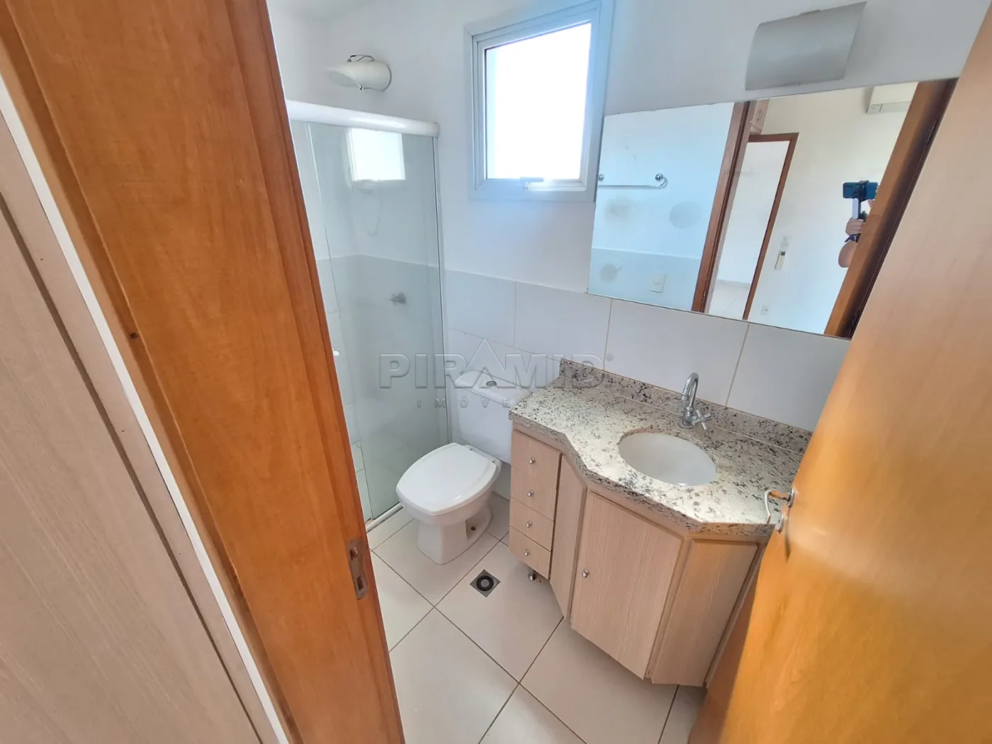 Alugar Apartamento / Padr&atilde;o em Ribeir&atilde;o Preto R$ 1.350,00 - Foto 7