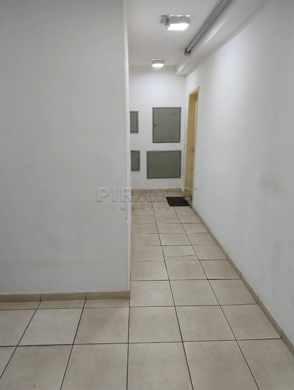 Alugar Apartamento / Padr&atilde;o em Ribeir&atilde;o Preto R$ 1.100,00 - Foto 4