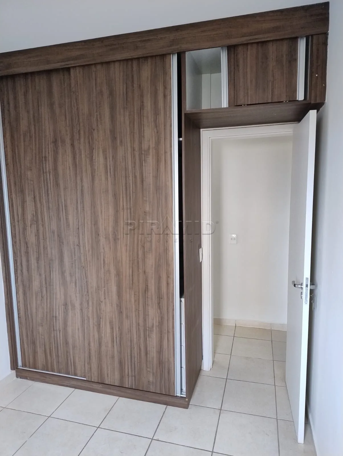 Alugar Apartamento / Padr&atilde;o em Ribeir&atilde;o Preto R$ 1.100,00 - Foto 11