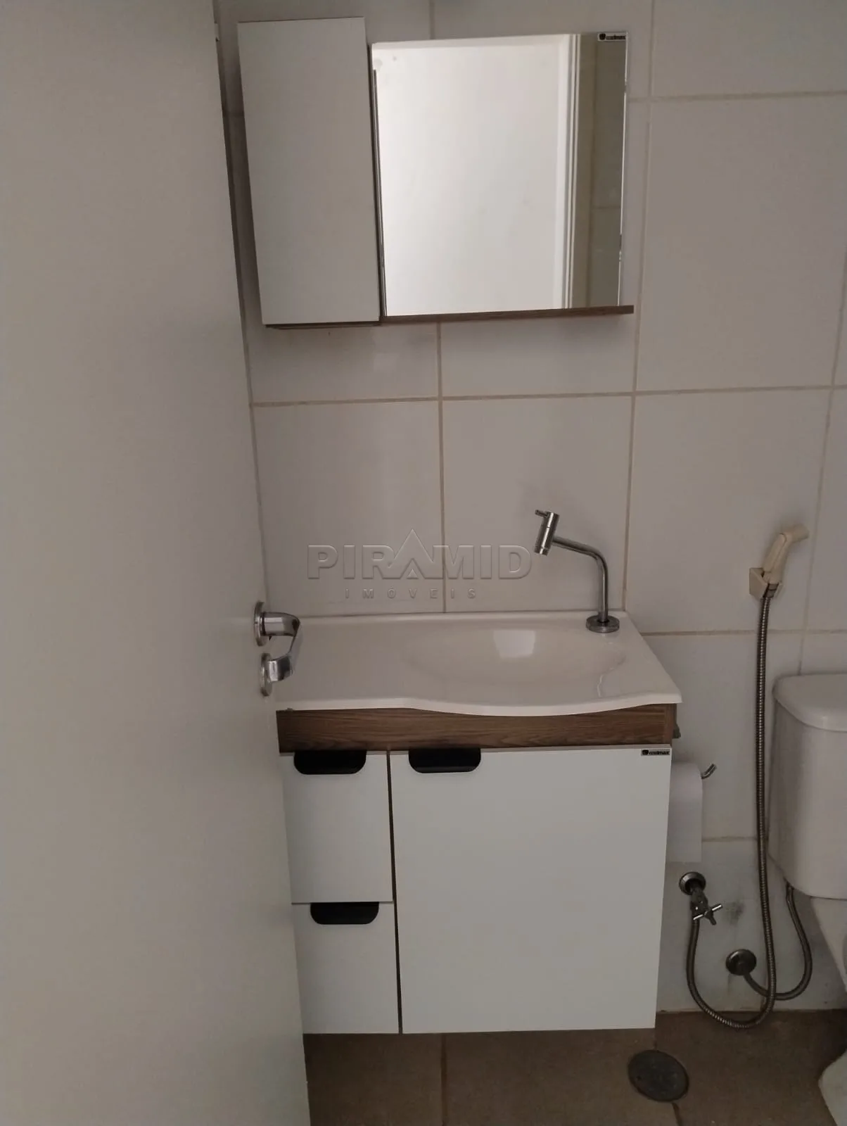 Alugar Apartamento / Padr&atilde;o em Ribeir&atilde;o Preto R$ 1.100,00 - Foto 15