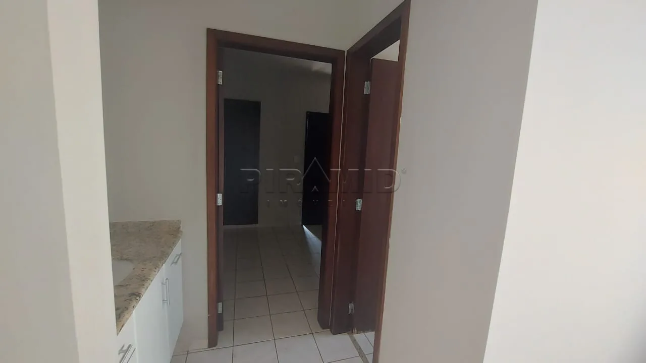 Alugar Apartamento / Padr&atilde;o em Ribeir&atilde;o Preto R$ 1.400,00 - Foto 3