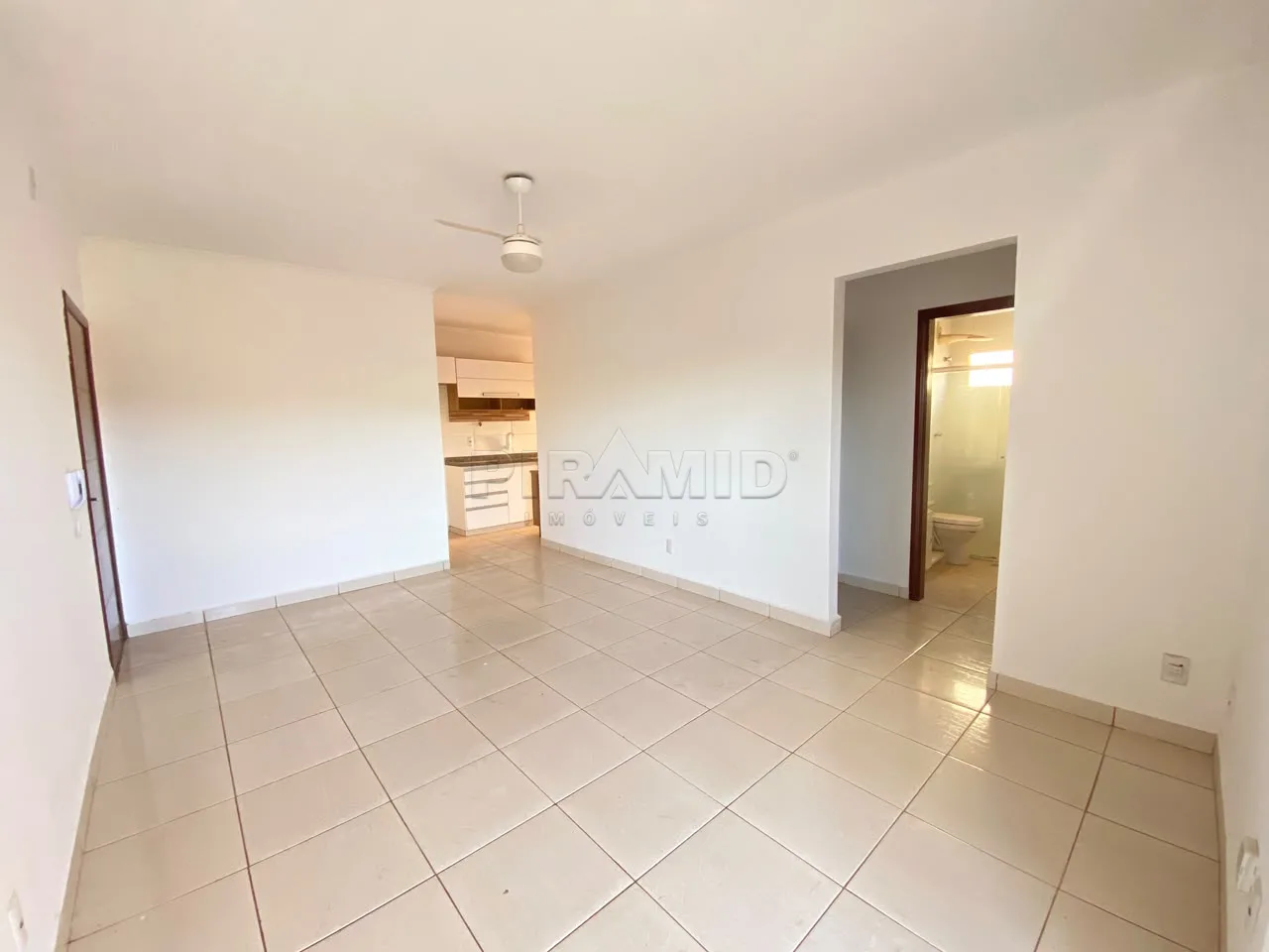 Alugar Apartamento / Padr&atilde;o em Ribeir&atilde;o Preto R$ 850,00 - Foto 4