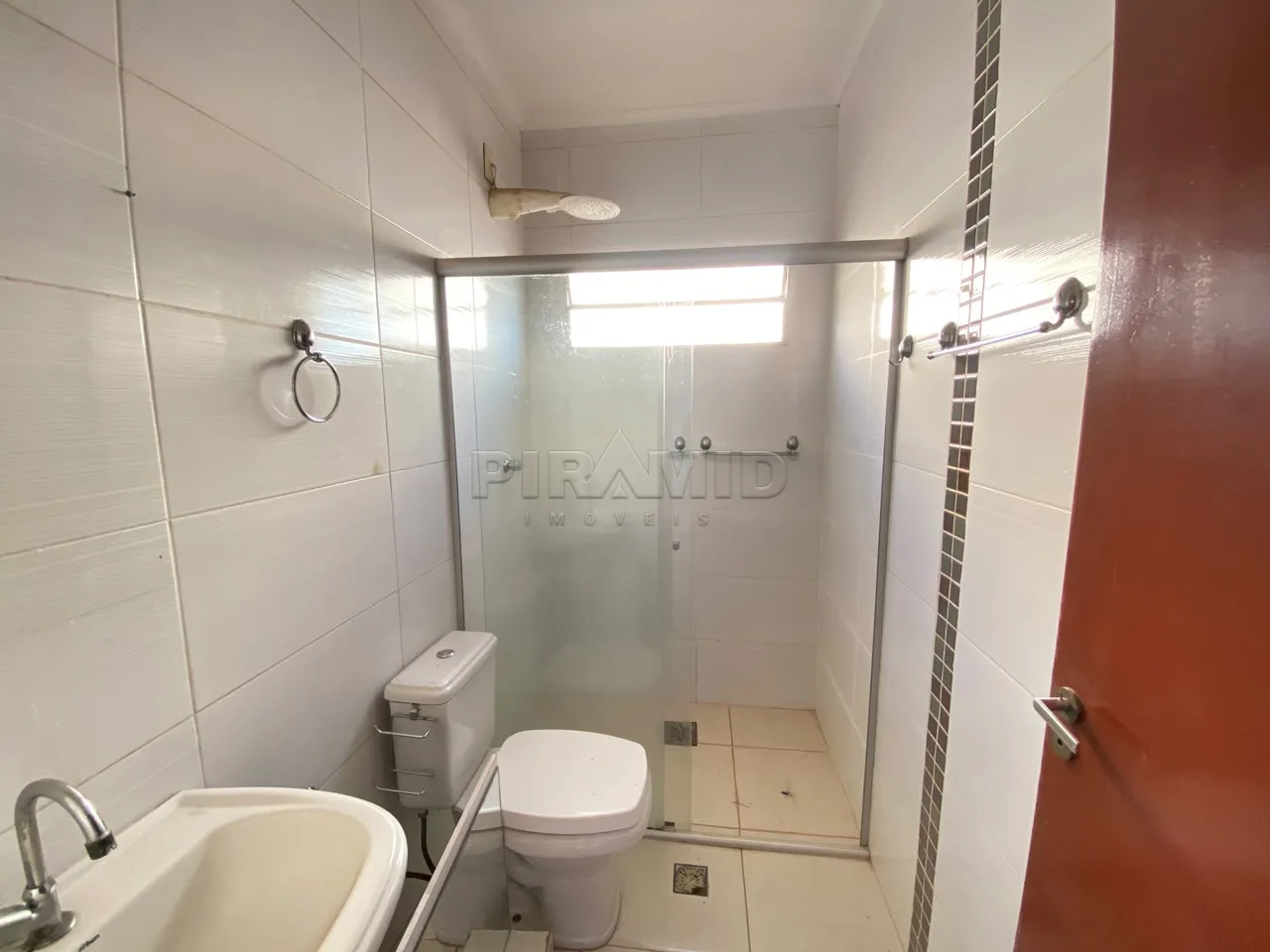 Alugar Apartamento / Padr&atilde;o em Ribeir&atilde;o Preto R$ 850,00 - Foto 17