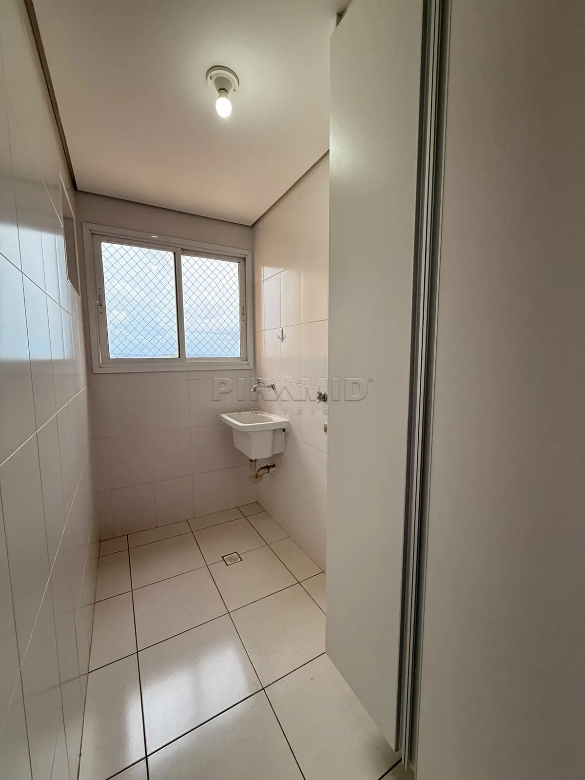 Alugar Apartamento / Padr&atilde;o em Ribeir&atilde;o Preto R$ 2.400,00 - Foto 16