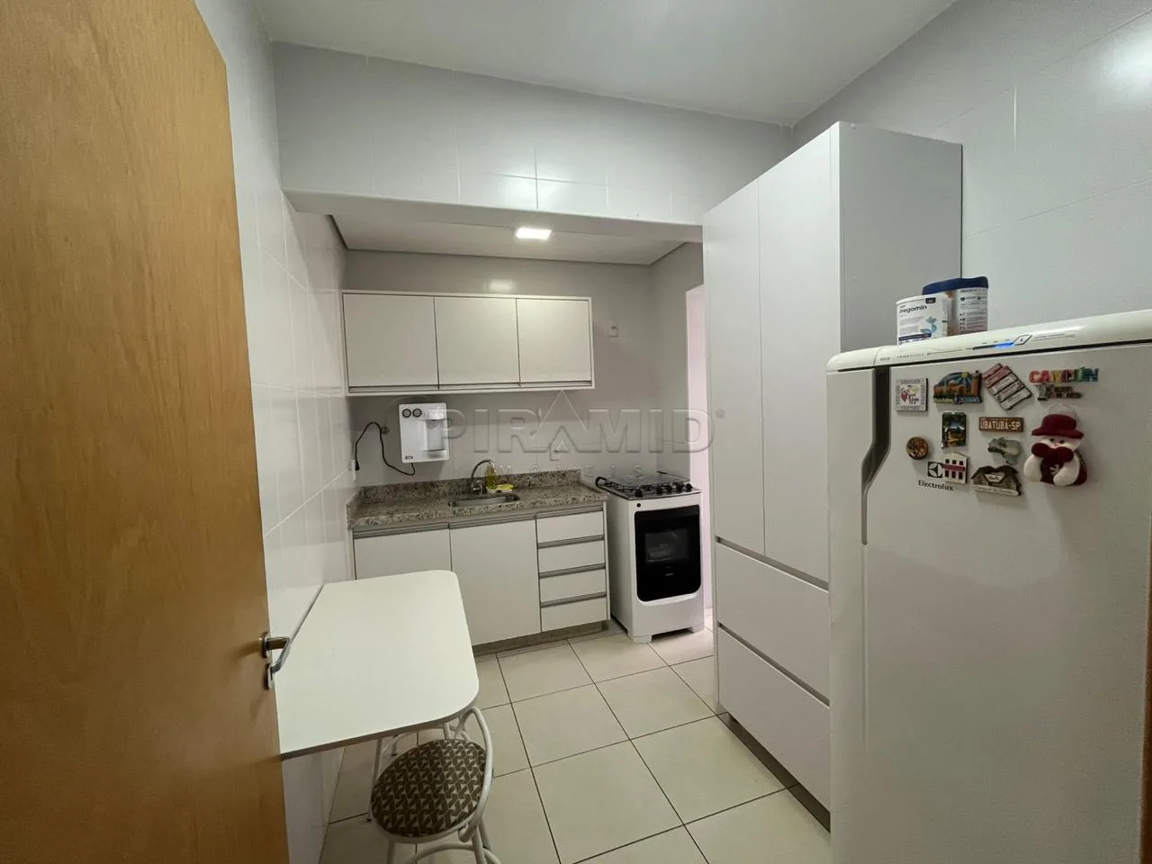 Alugar Apartamento / Padr&atilde;o em Ribeir&atilde;o Preto R$ 1.400,00 - Foto 7