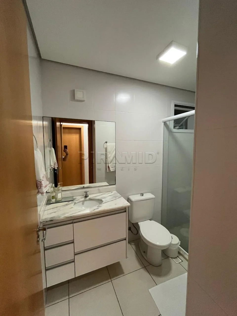 Alugar Apartamento / Padr&atilde;o em Ribeir&atilde;o Preto R$ 1.400,00 - Foto 13