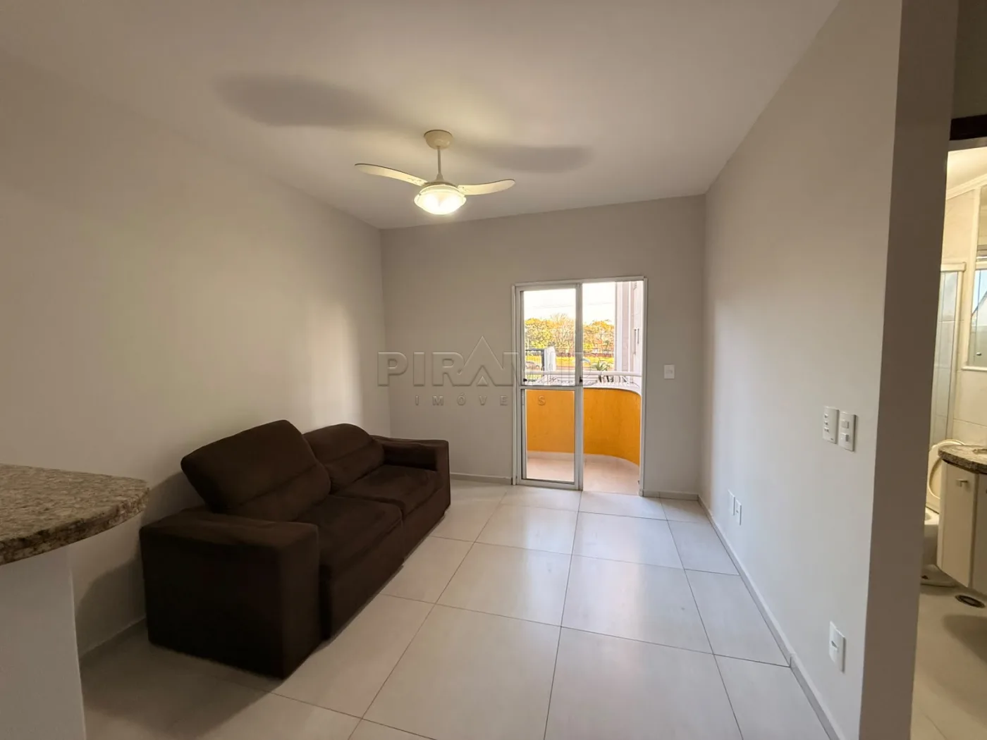 Alugar Apartamento / Padr&atilde;o em Ribeir&atilde;o Preto R$ 1.500,00 - Foto 1