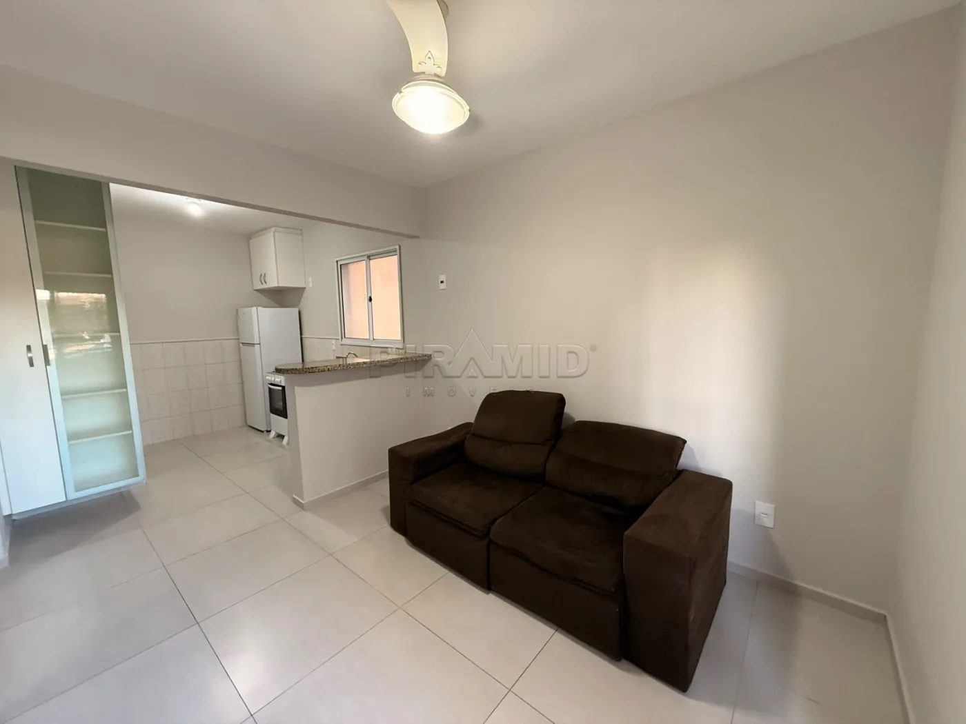Alugar Apartamento / Padr&atilde;o em Ribeir&atilde;o Preto R$ 1.500,00 - Foto 3