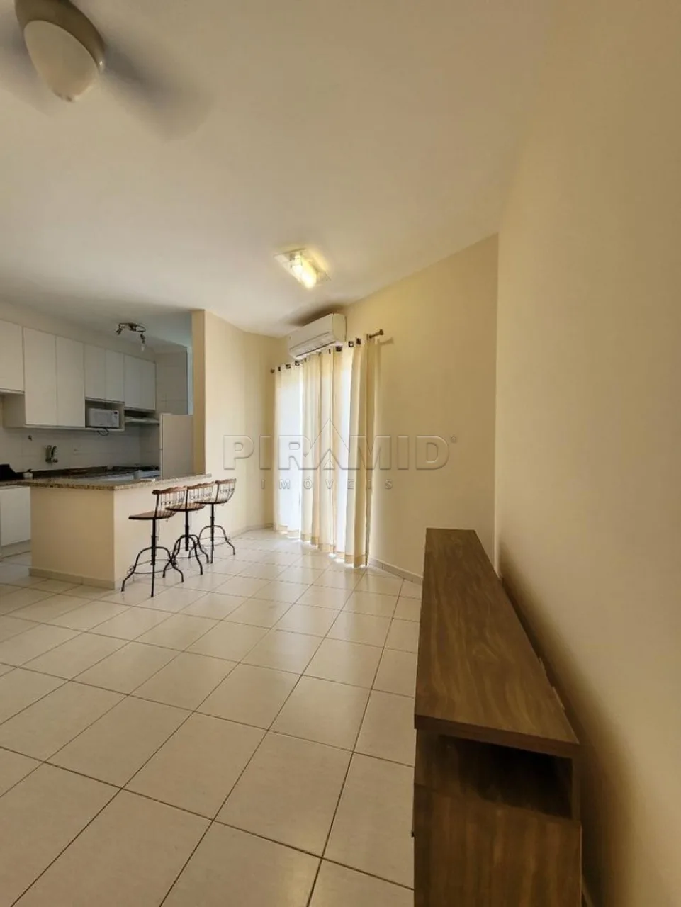 Alugar Apartamento / Padr&atilde;o em Ribeir&atilde;o Preto R$ 1.600,00 - Foto 2
