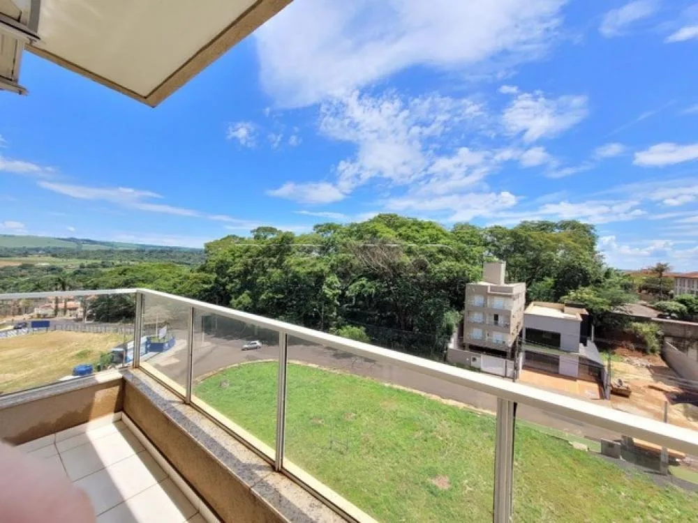 Alugar Apartamento / Padr&atilde;o em Ribeir&atilde;o Preto R$ 1.600,00 - Foto 4