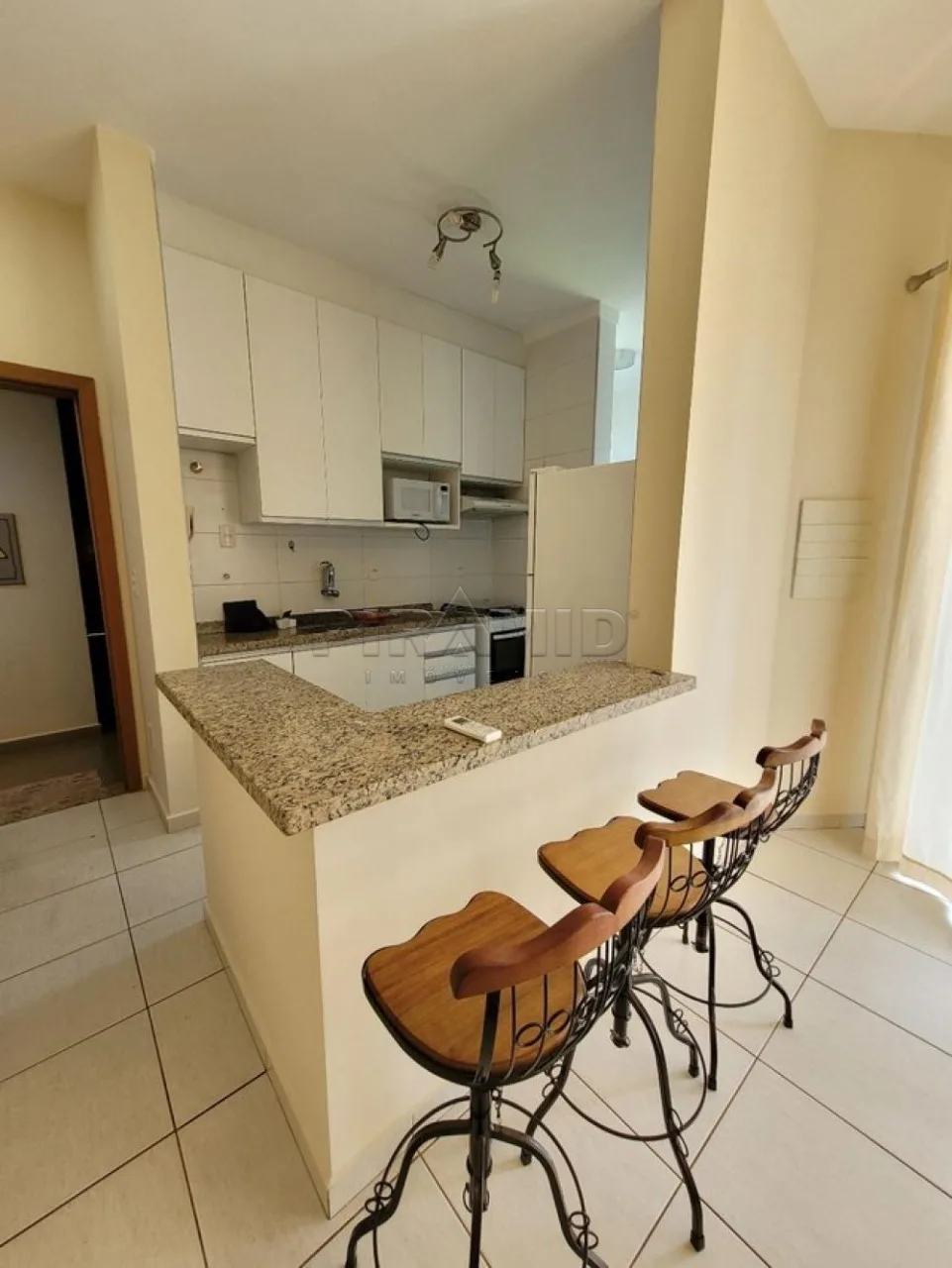 Alugar Apartamento / Padr&atilde;o em Ribeir&atilde;o Preto R$ 1.600,00 - Foto 3
