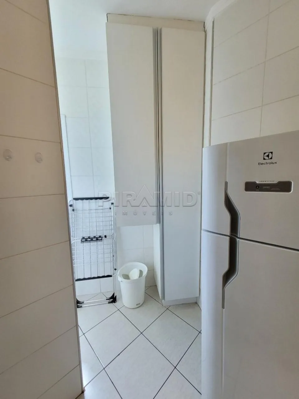 Alugar Apartamento / Padr&atilde;o em Ribeir&atilde;o Preto R$ 1.600,00 - Foto 14
