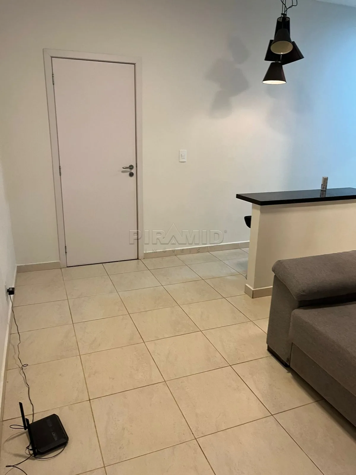 Alugar Apartamento / Padr&atilde;o em Ribeir&atilde;o Preto R$ 1.800,00 - Foto 3
