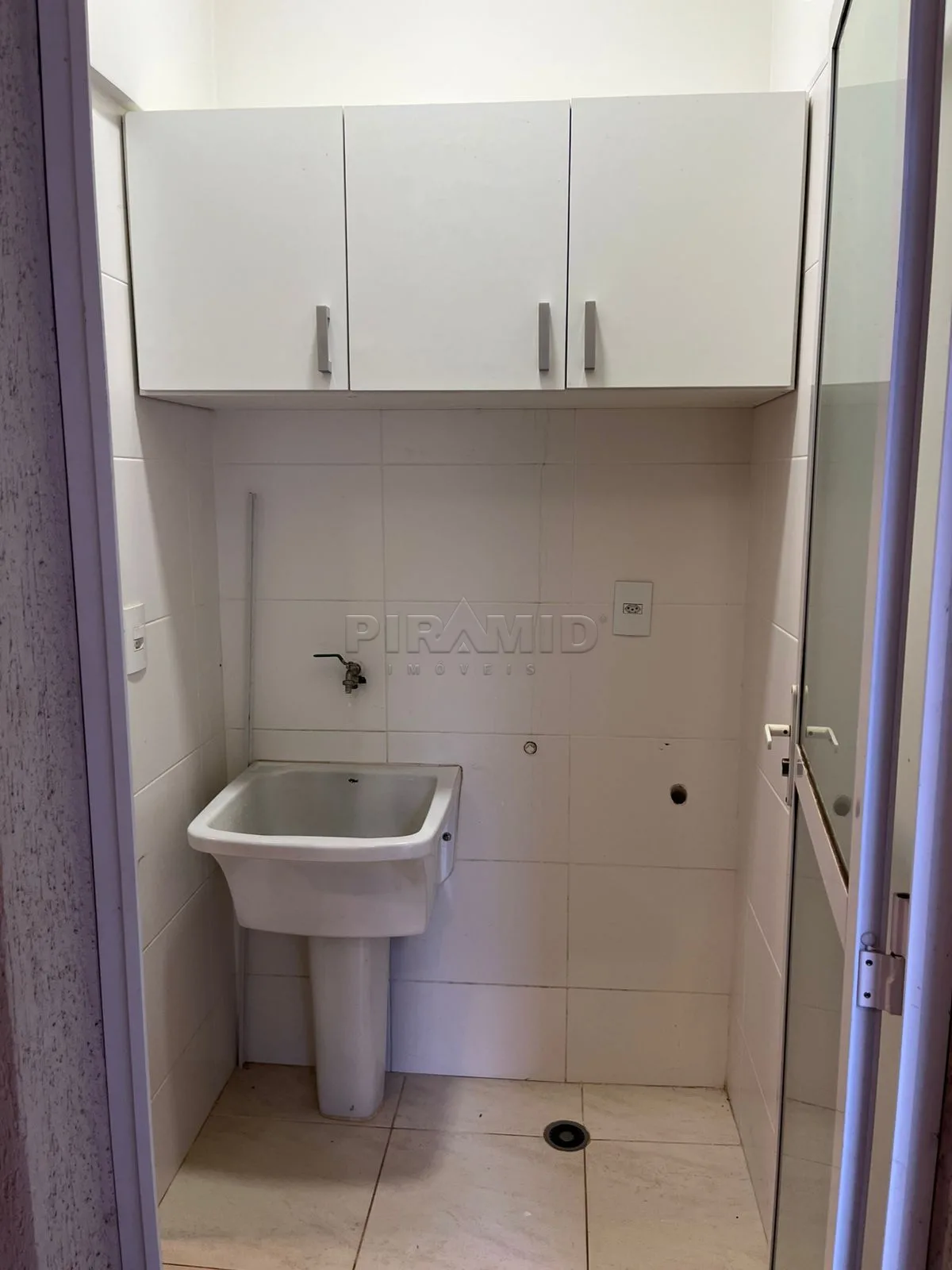 Alugar Apartamento / Padr&atilde;o em Ribeir&atilde;o Preto R$ 1.800,00 - Foto 15