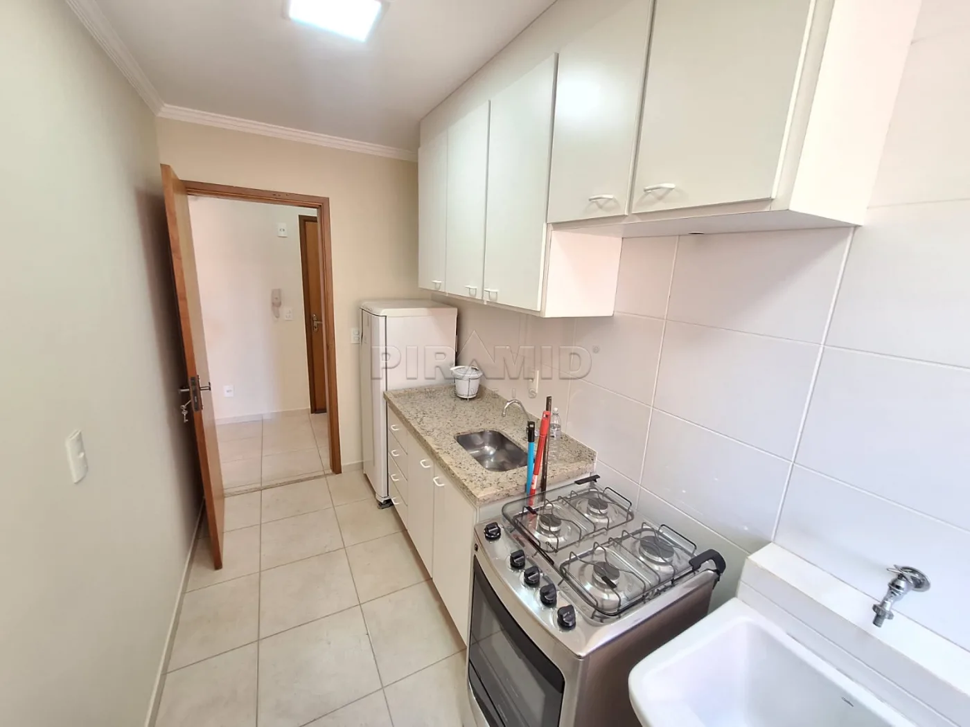 Alugar Apartamento / Padr&atilde;o em Ribeir&atilde;o Preto R$ 2.500,00 - Foto 16