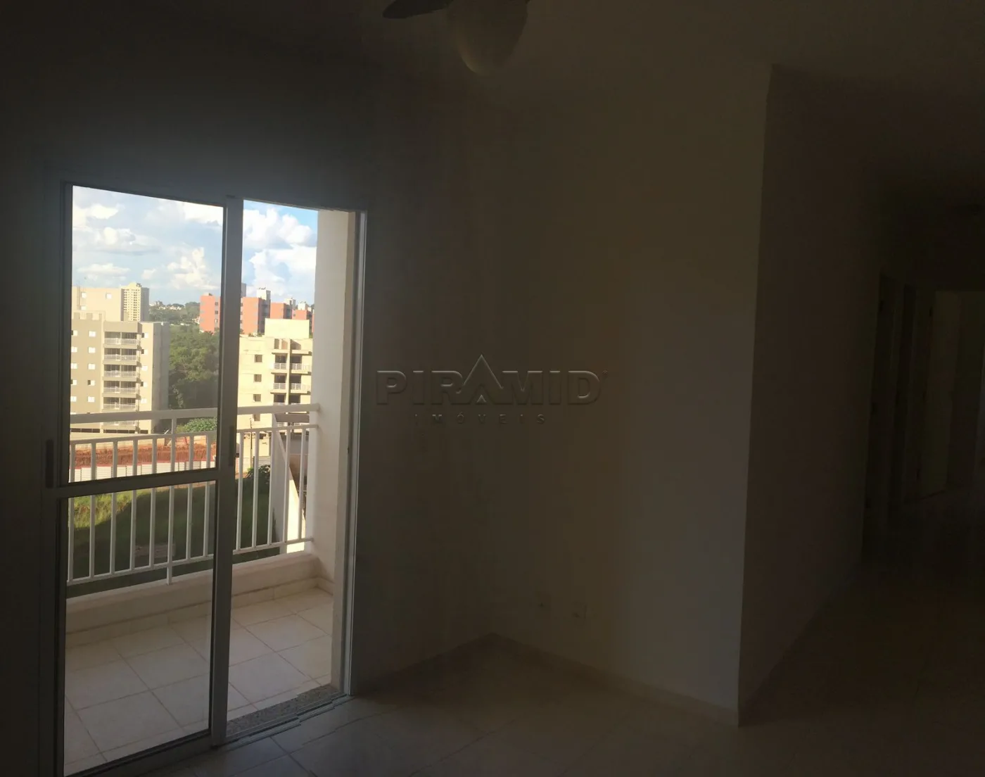 Alugar Apartamento / Padr&atilde;o em Ribeir&atilde;o Preto R$ 1.400,00 - Foto 1