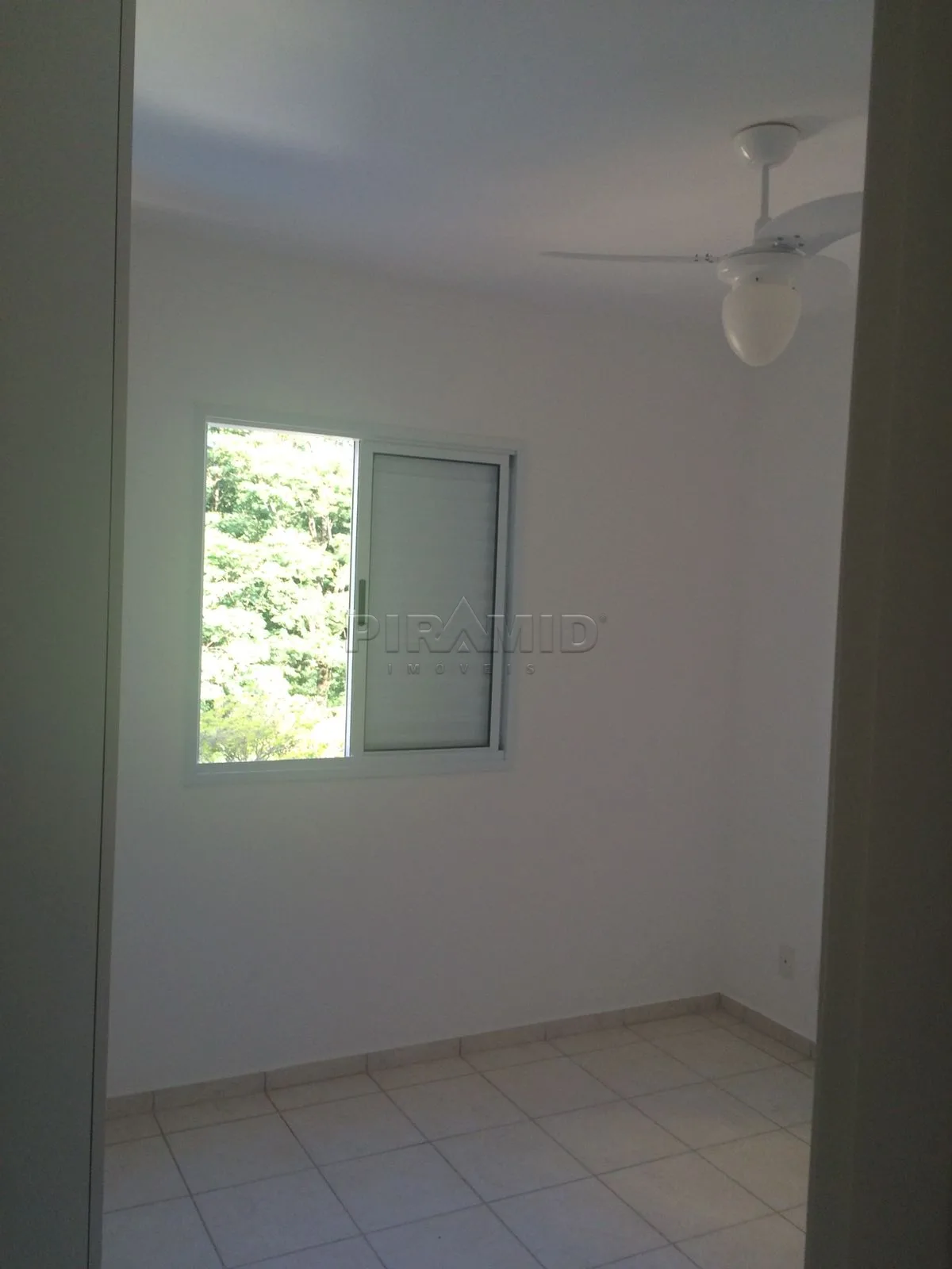 Alugar Apartamento / Padr&atilde;o em Ribeir&atilde;o Preto R$ 1.400,00 - Foto 5