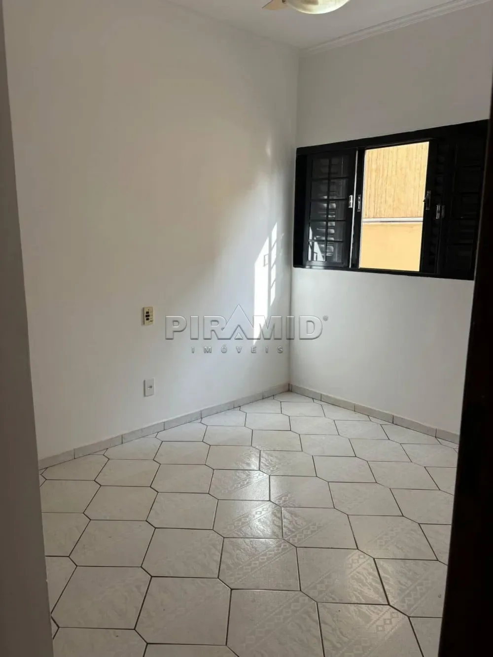 Alugar Apartamento / Padr&atilde;o em Ribeir&atilde;o Preto R$ 1.800,00 - Foto 5