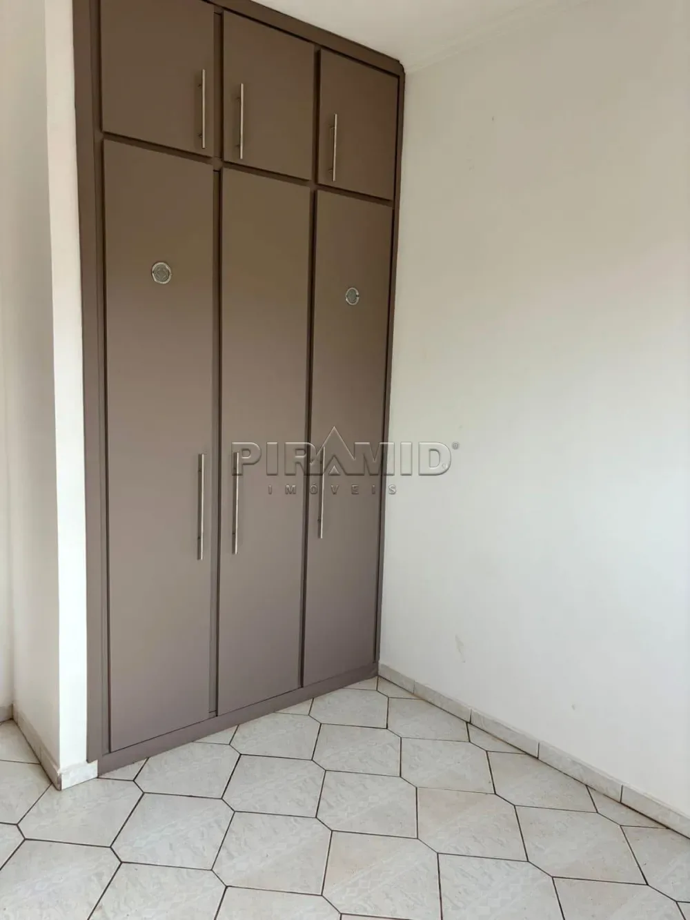 Alugar Apartamento / Padr&atilde;o em Ribeir&atilde;o Preto R$ 1.800,00 - Foto 11