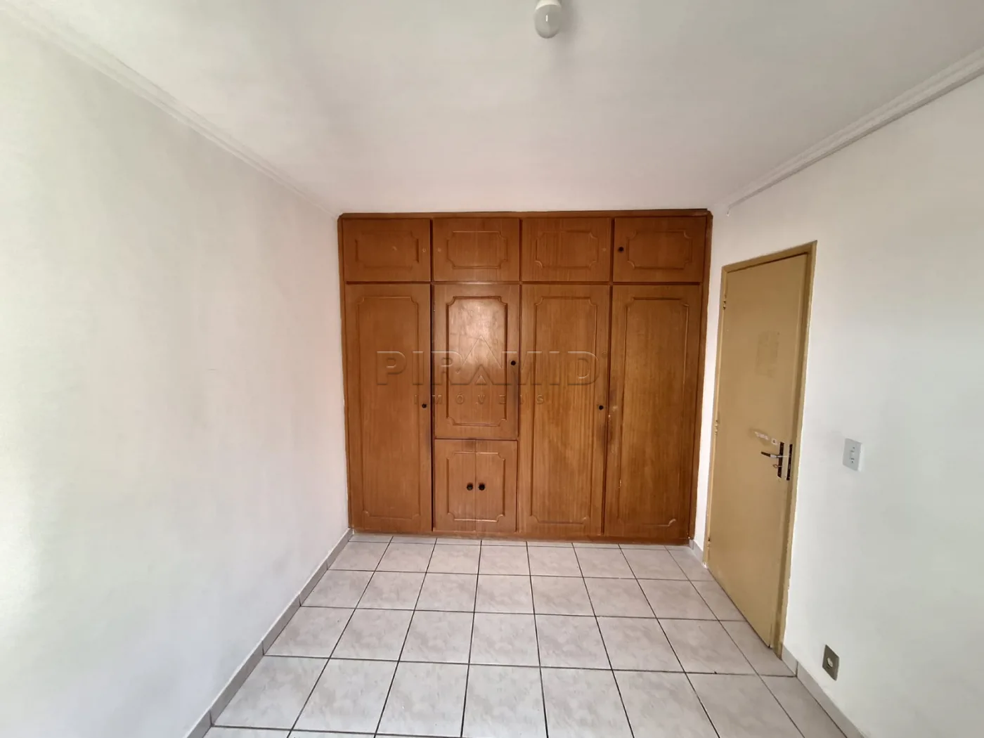 Alugar Apartamento / Padr&atilde;o em Ribeir&atilde;o Preto R$ 1.200,00 - Foto 5