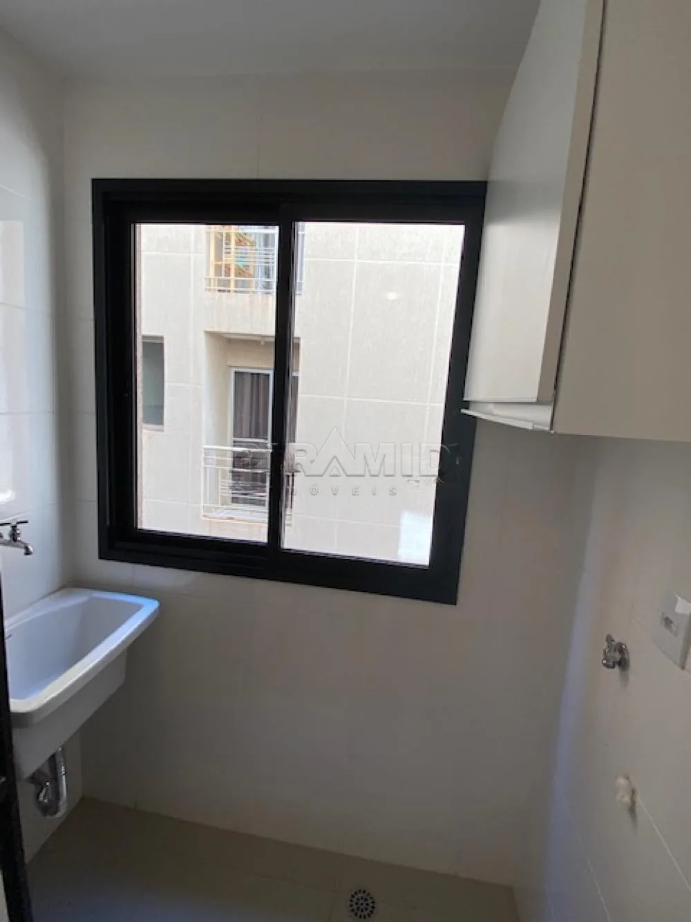 Alugar Apartamento / Padr&atilde;o em Ribeir&atilde;o Preto R$ 1.650,00 - Foto 4