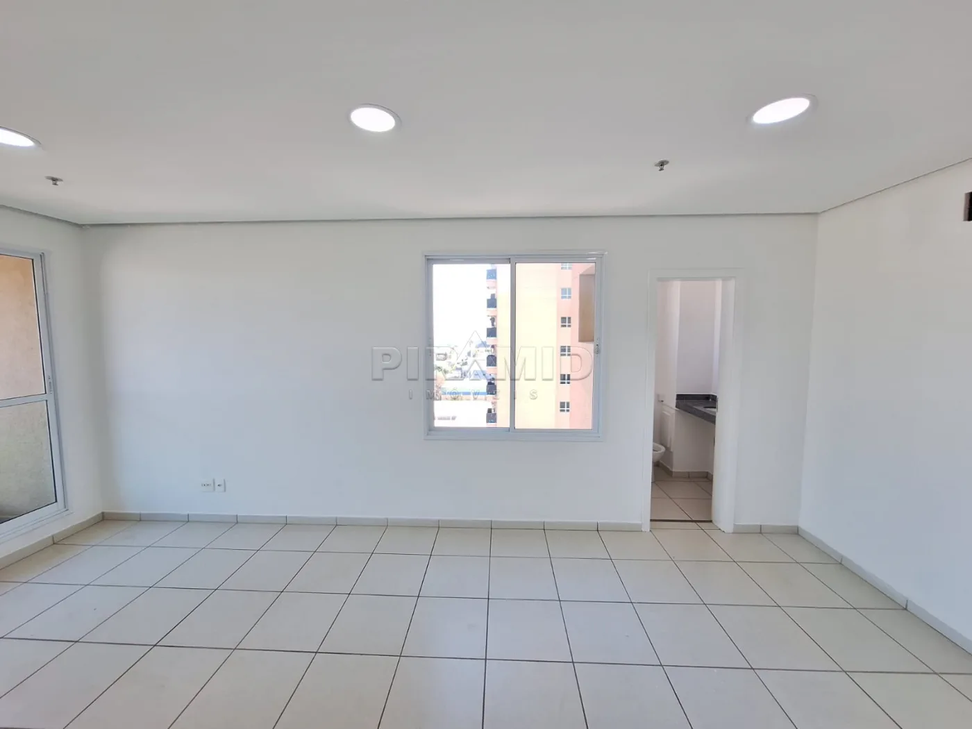 Alugar Comercial / Sala em Ribeir&atilde;o Preto R$ 1.600,00 - Foto 3