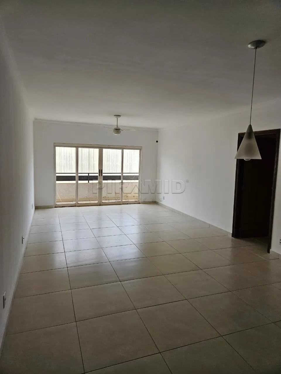 Alugar Apartamento / Padr&atilde;o em Ribeir&atilde;o Preto R$ 1.250,00 - Foto 1