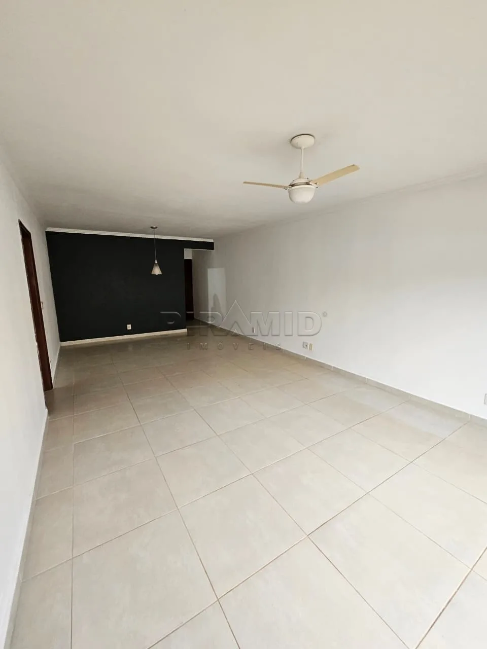Alugar Apartamento / Padr&atilde;o em Ribeir&atilde;o Preto R$ 1.250,00 - Foto 2