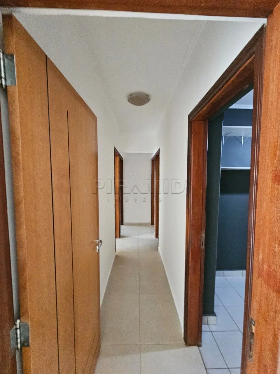 Alugar Apartamento / Padr&atilde;o em Ribeir&atilde;o Preto R$ 1.250,00 - Foto 4