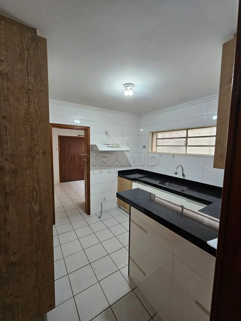 Alugar Apartamento / Padr&atilde;o em Ribeir&atilde;o Preto R$ 1.250,00 - Foto 12