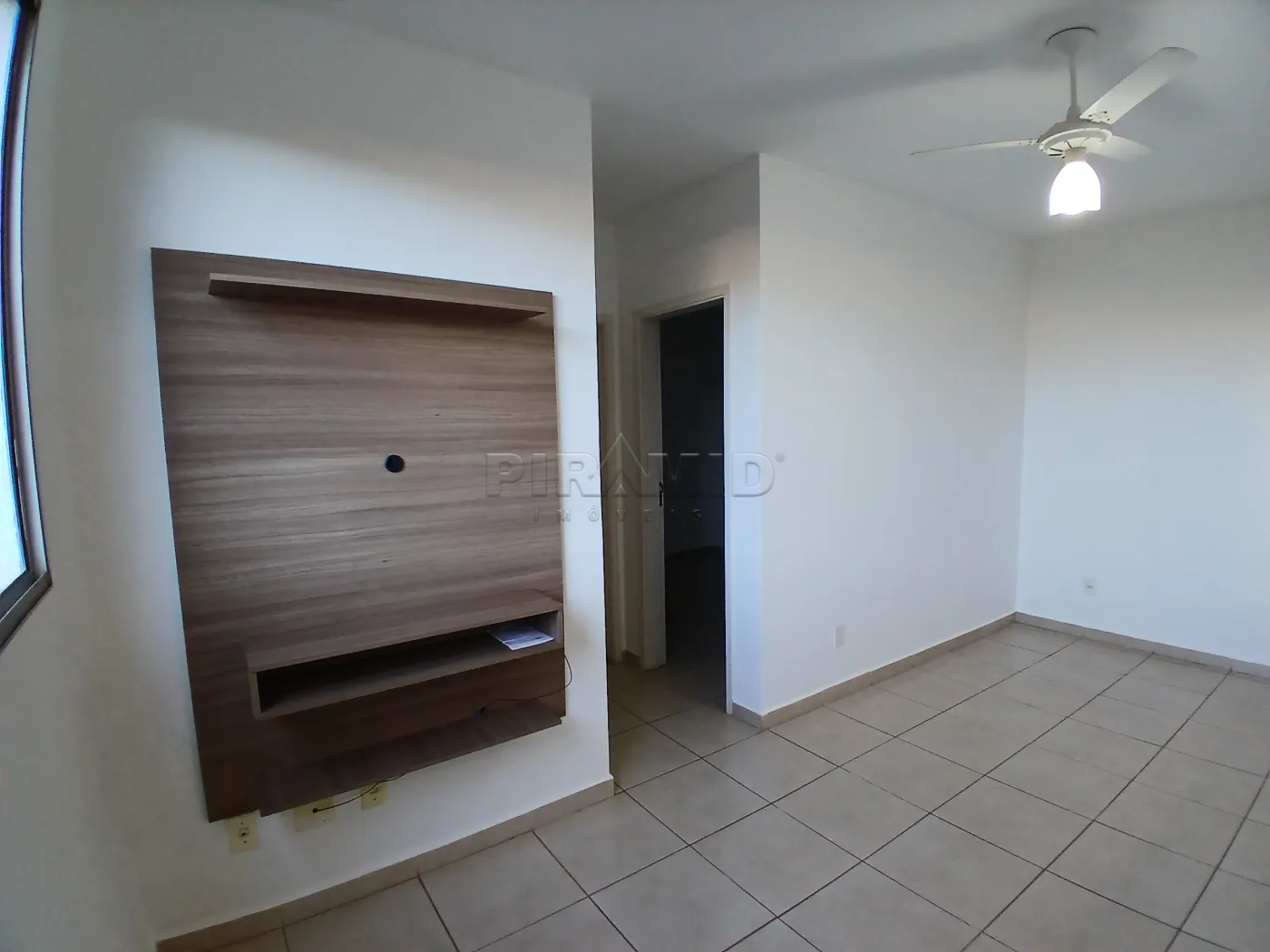 Alugar Apartamento / Padr&atilde;o em Ribeir&atilde;o Preto R$ 1.100,00 - Foto 2