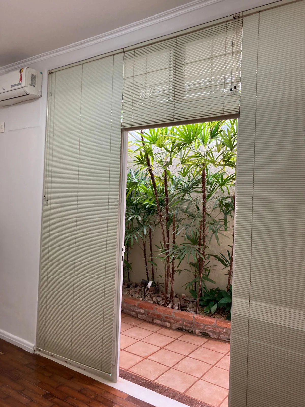 Alugar Comercial / Sala em Ribeir&atilde;o Preto R$ 1.550,00 - Foto 5