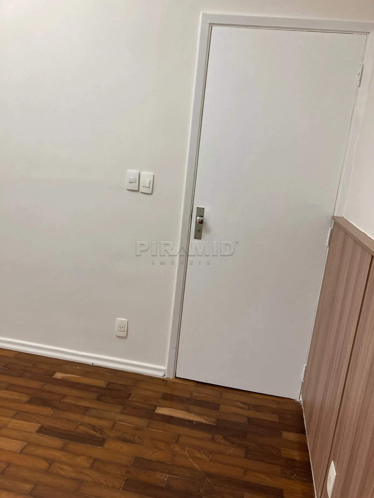 Alugar Comercial / Sala em Ribeir&atilde;o Preto R$ 1.550,00 - Foto 4