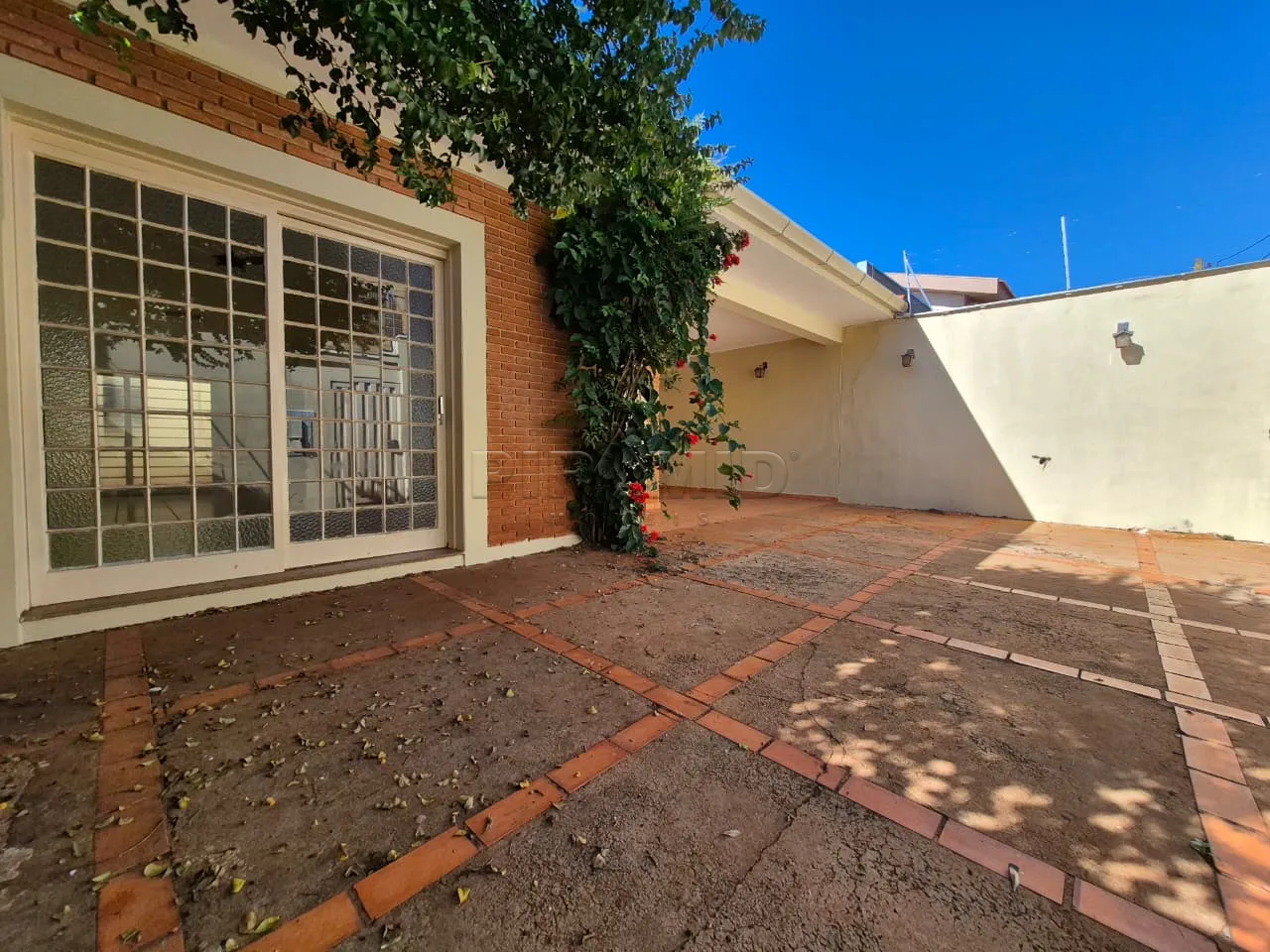 Alugar Casa / Padr&atilde;o em Ribeir&atilde;o Preto R$ 4.400,00 - Foto 1