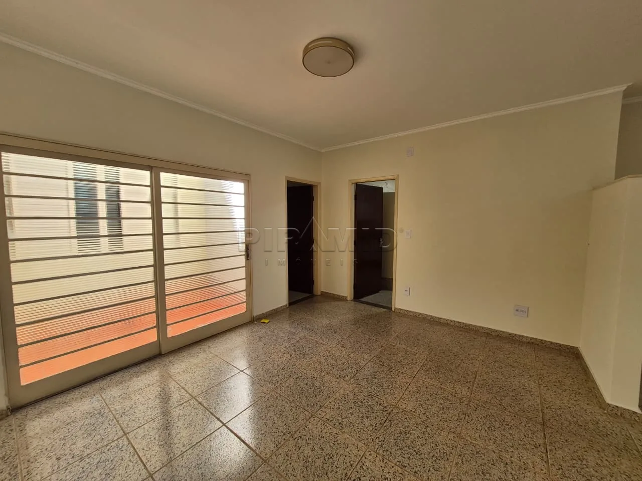 Alugar Casa / Padr&atilde;o em Ribeir&atilde;o Preto R$ 4.400,00 - Foto 4