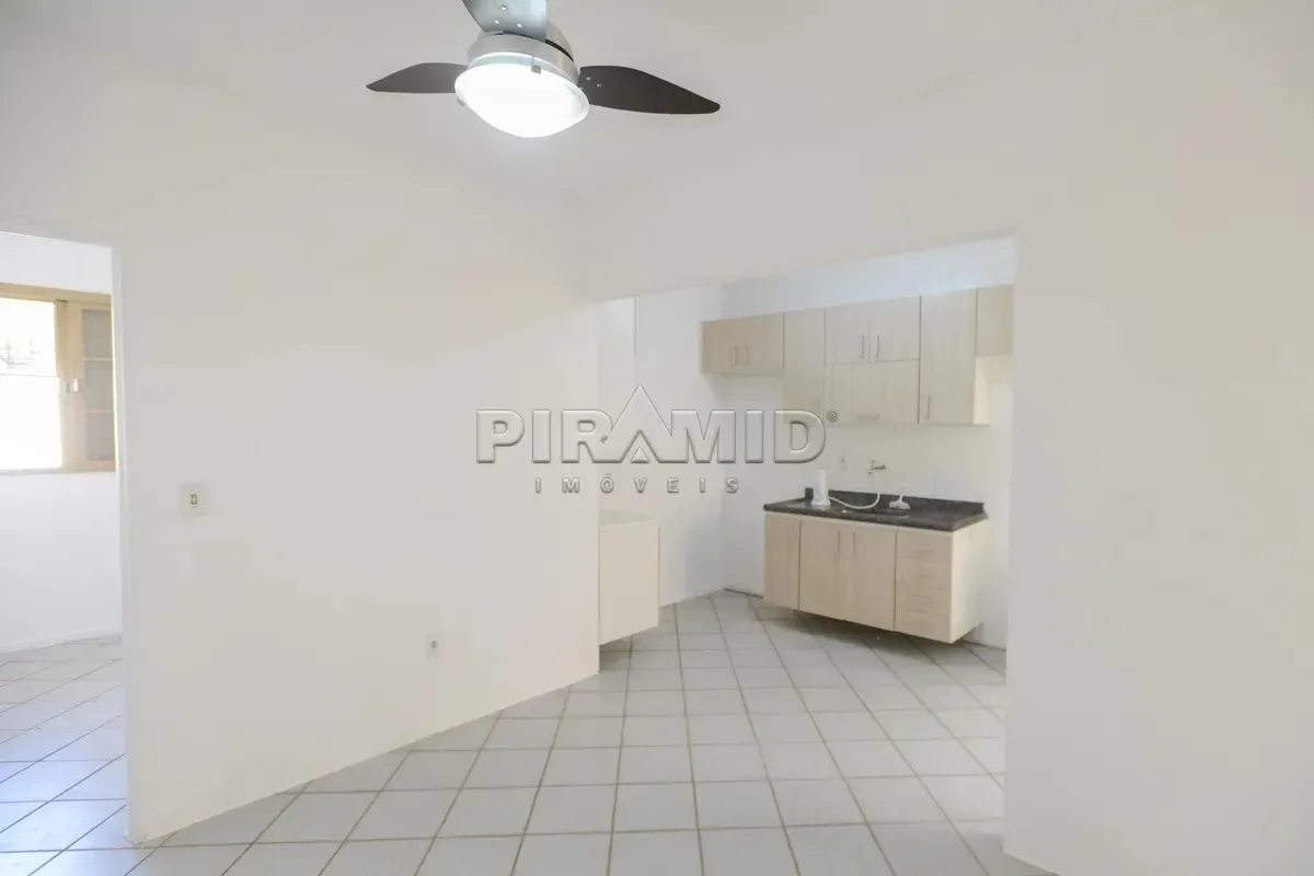 Alugar Apartamento / Padr&atilde;o em Ribeir&atilde;o Preto R$ 1.060,00 - Foto 1