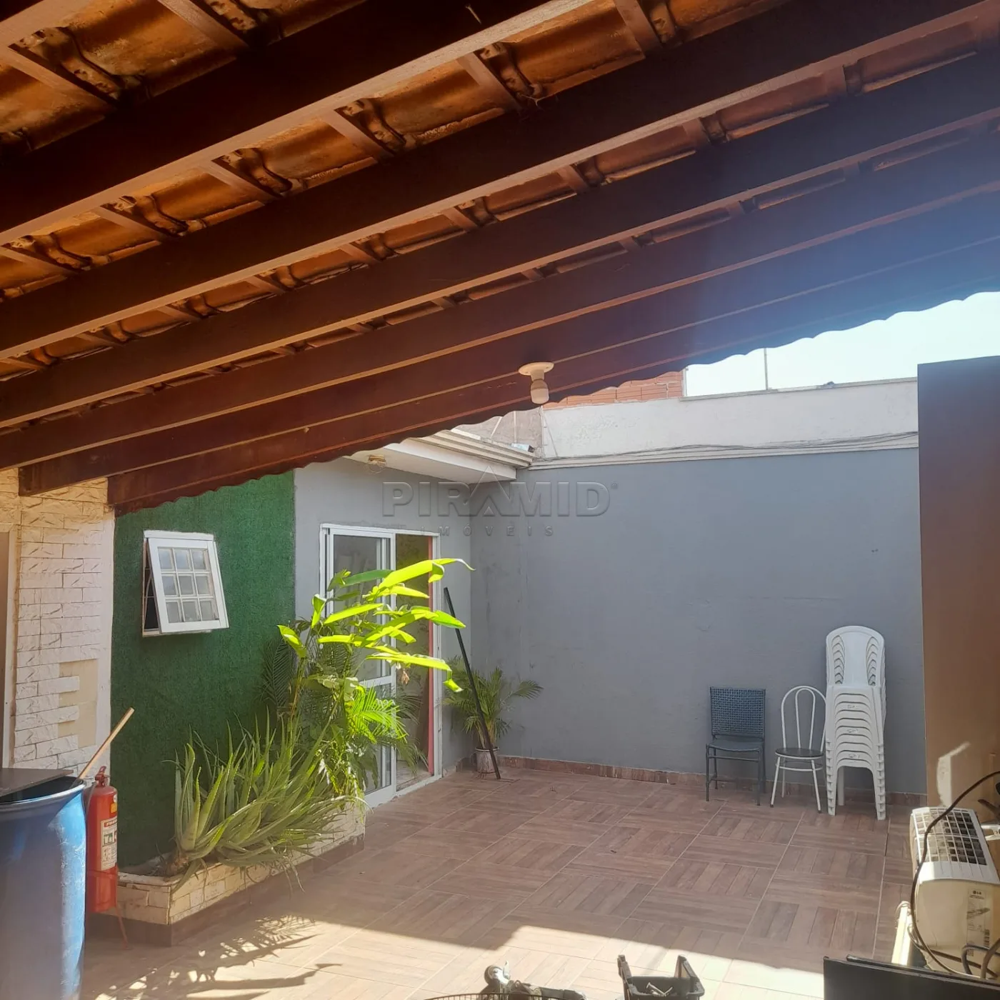 Comprar Casa / Padr&atilde;o em Ribeir&atilde;o Preto R$ 350.000,00 - Foto 2