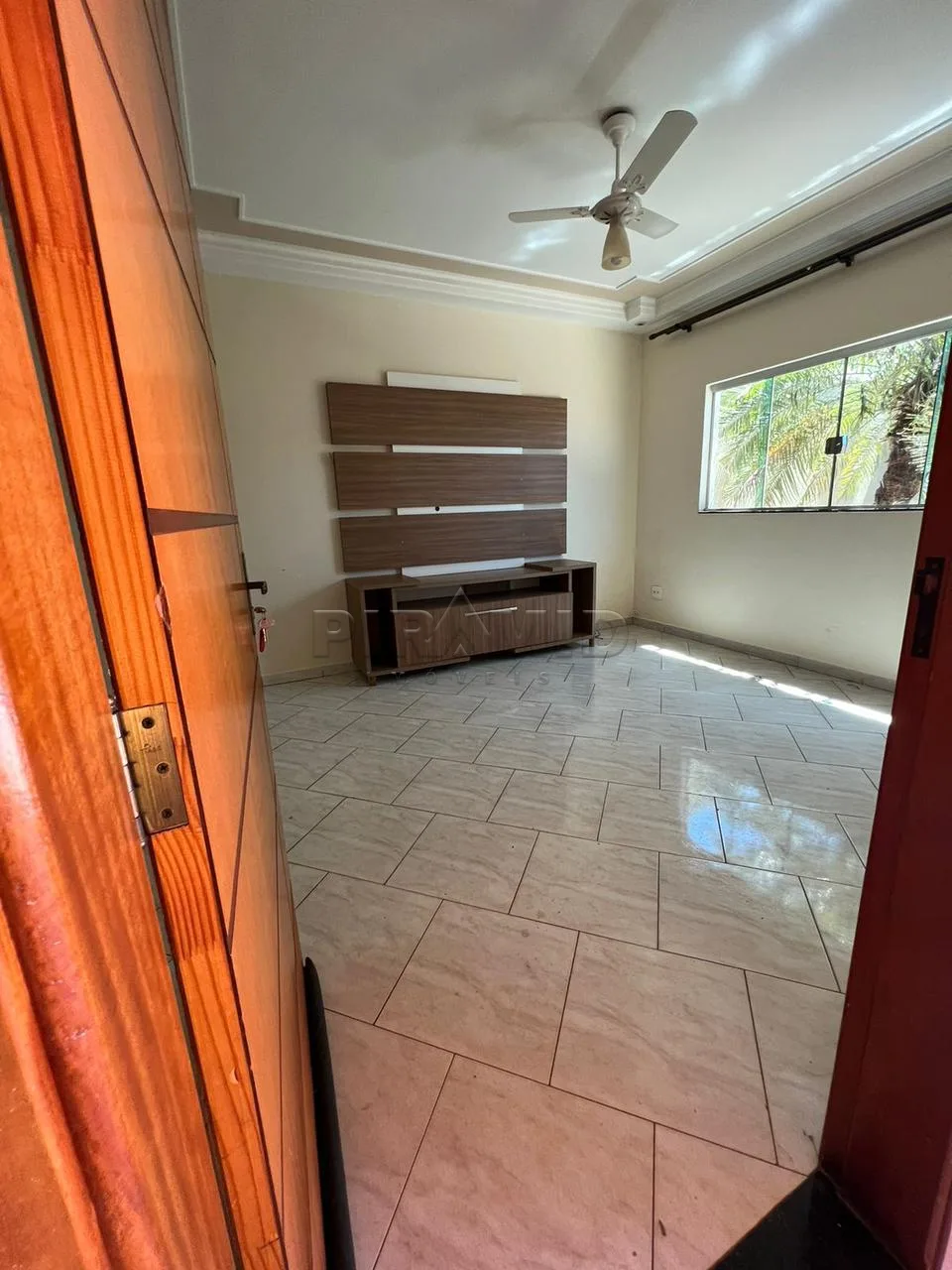 Alugar Casa / Padr&atilde;o em Ribeir&atilde;o Preto R$ 1.850,00 - Foto 5