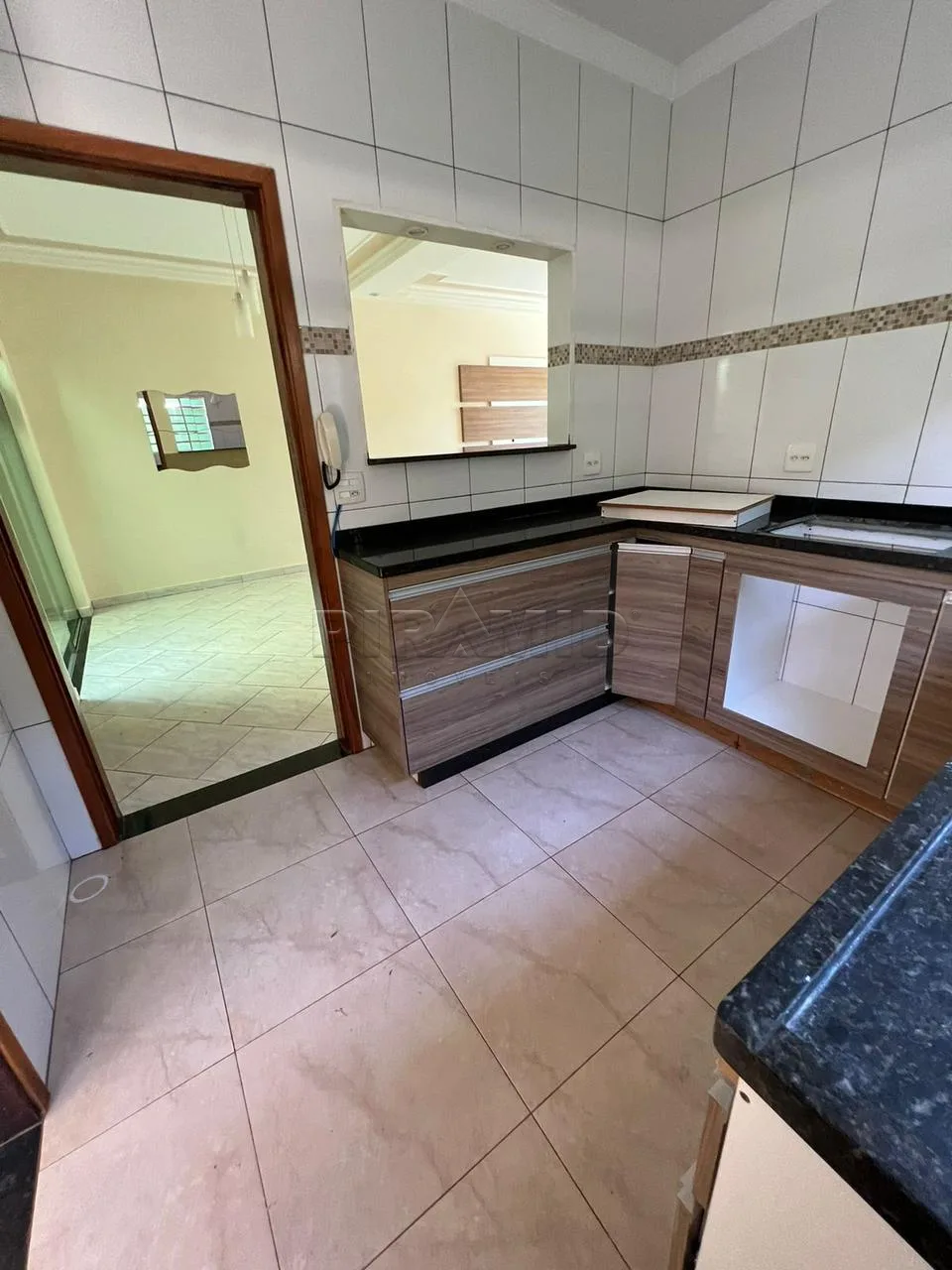 Alugar Casa / Padr&atilde;o em Ribeir&atilde;o Preto R$ 1.850,00 - Foto 7