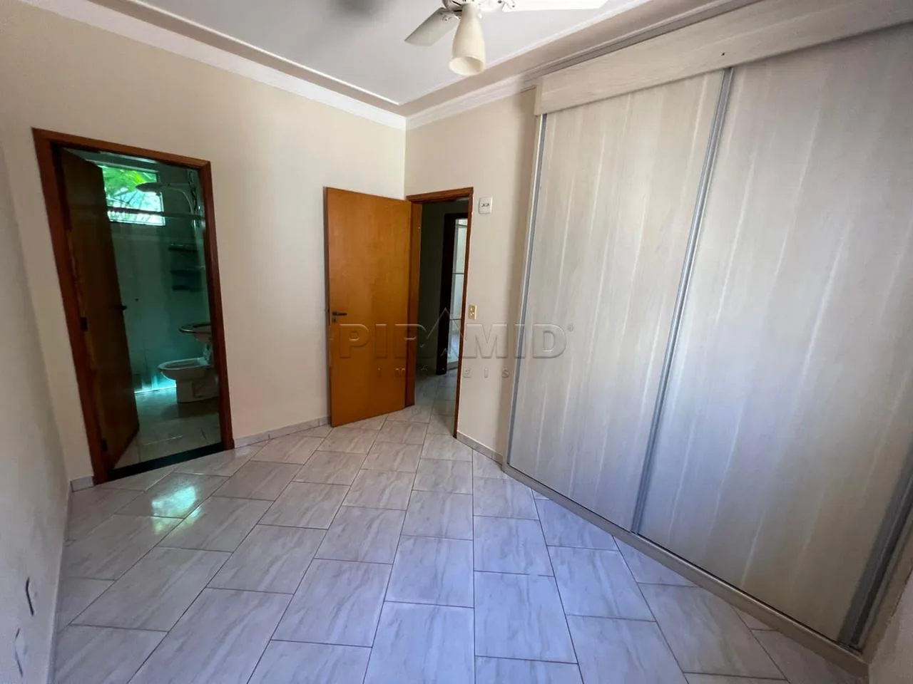 Alugar Casa / Padr&atilde;o em Ribeir&atilde;o Preto R$ 1.850,00 - Foto 14