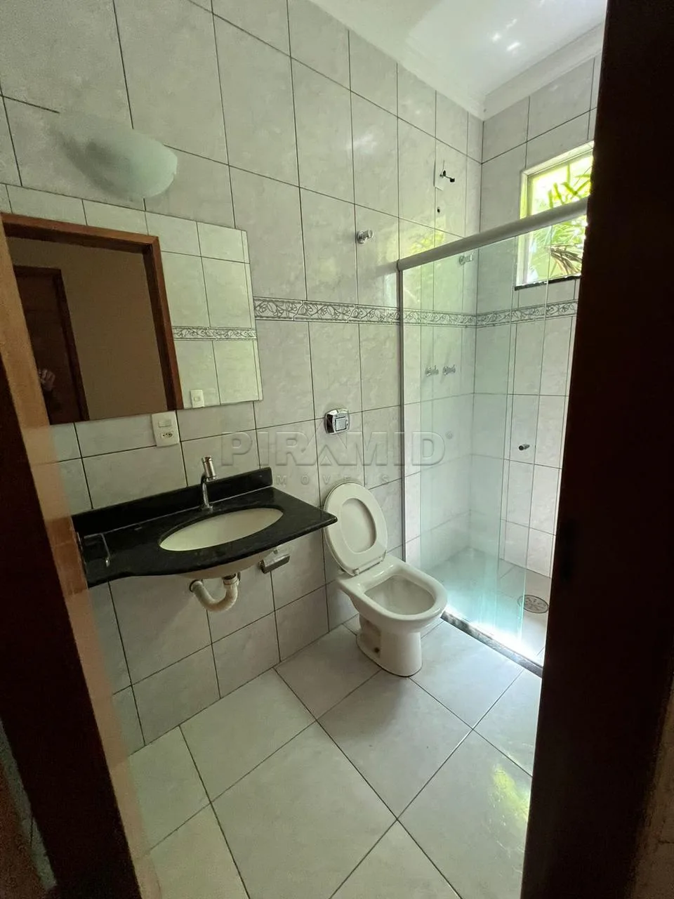 Alugar Casa / Padr&atilde;o em Ribeir&atilde;o Preto R$ 1.850,00 - Foto 17