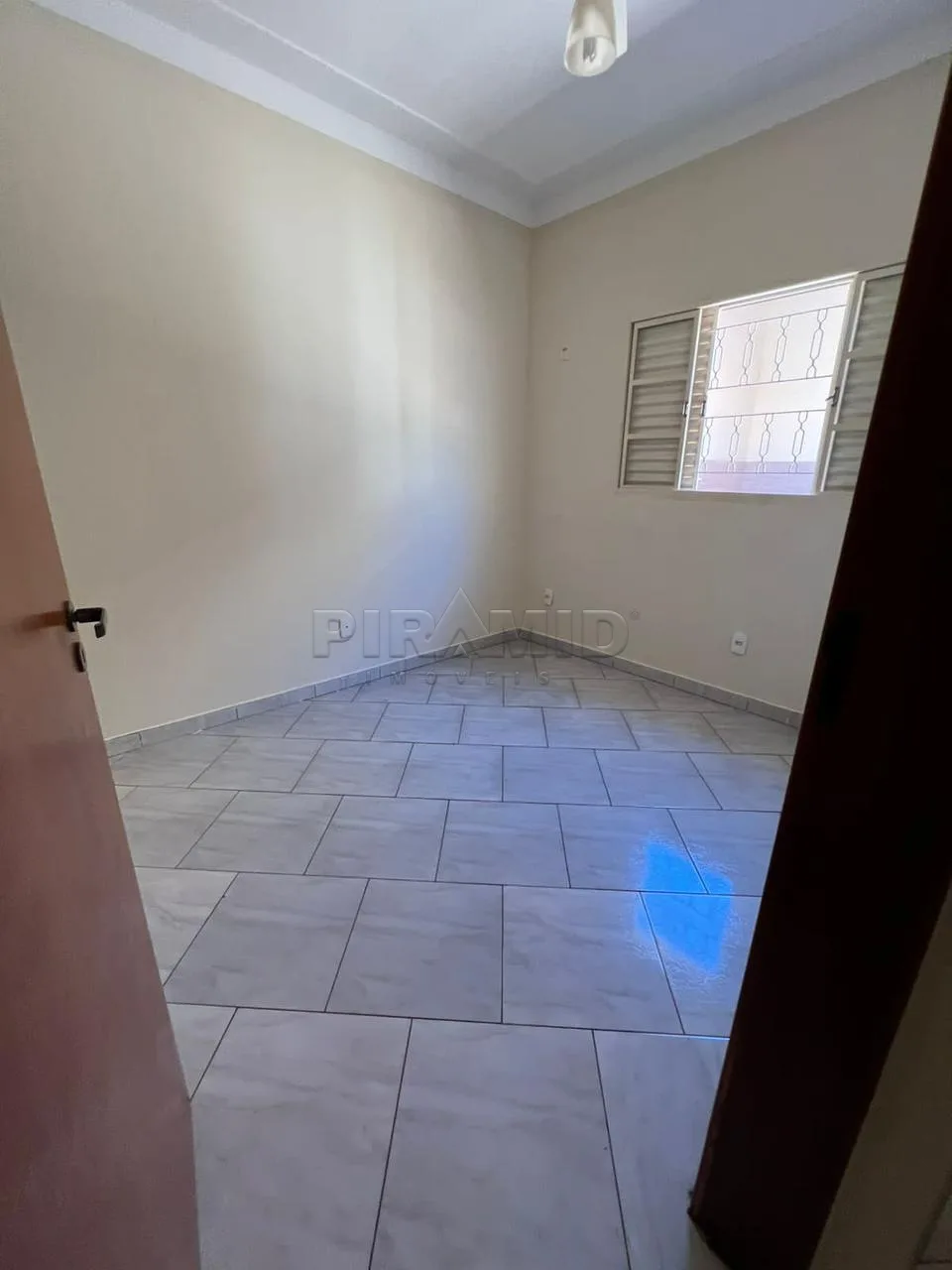 Alugar Casa / Padr&atilde;o em Ribeir&atilde;o Preto R$ 1.850,00 - Foto 18