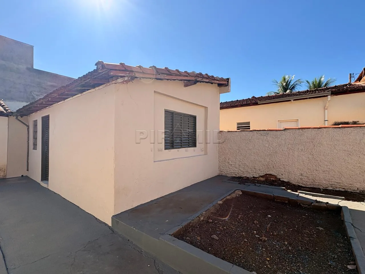 Alugar Casa / Padr&atilde;o em Ribeir&atilde;o Preto R$ 800,00 - Foto 3