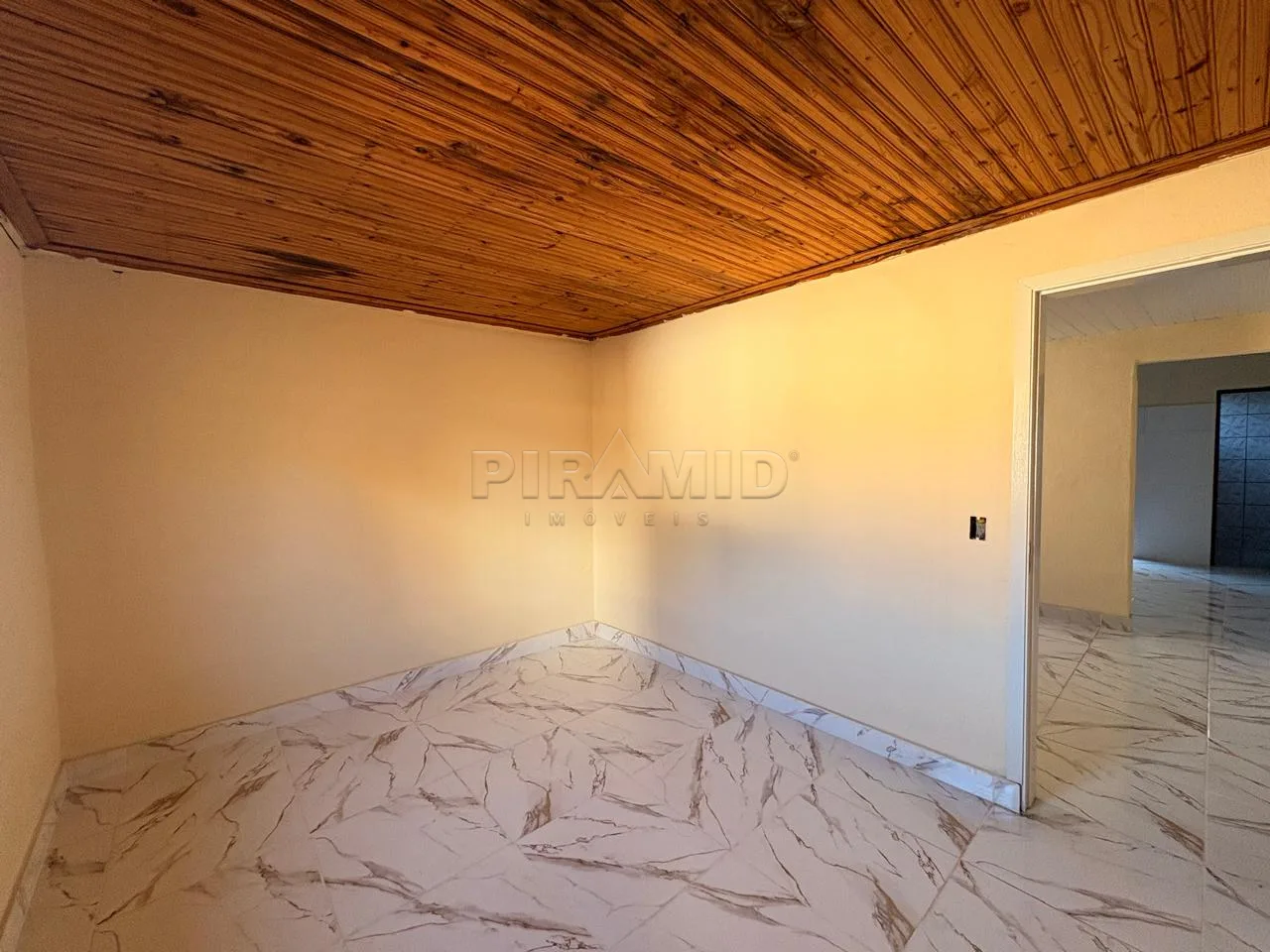 Alugar Casa / Padr&atilde;o em Ribeir&atilde;o Preto R$ 800,00 - Foto 7