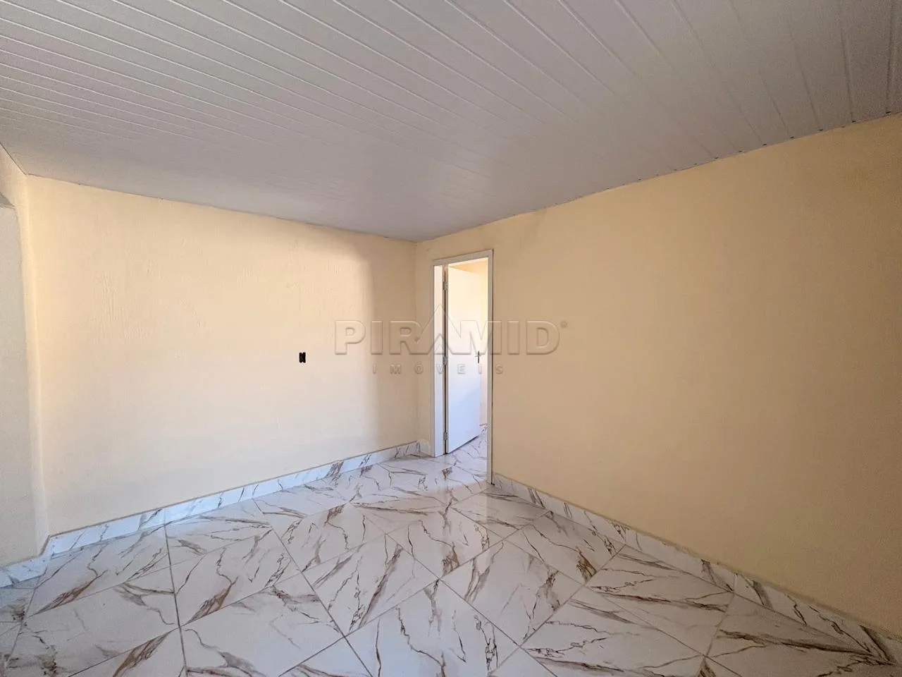 Alugar Casa / Padr&atilde;o em Ribeir&atilde;o Preto R$ 800,00 - Foto 10