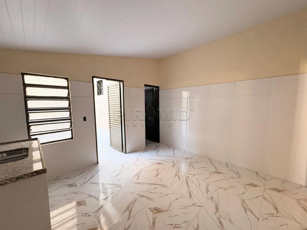 Alugar Casa / Padr&atilde;o em Ribeir&atilde;o Preto R$ 800,00 - Foto 9