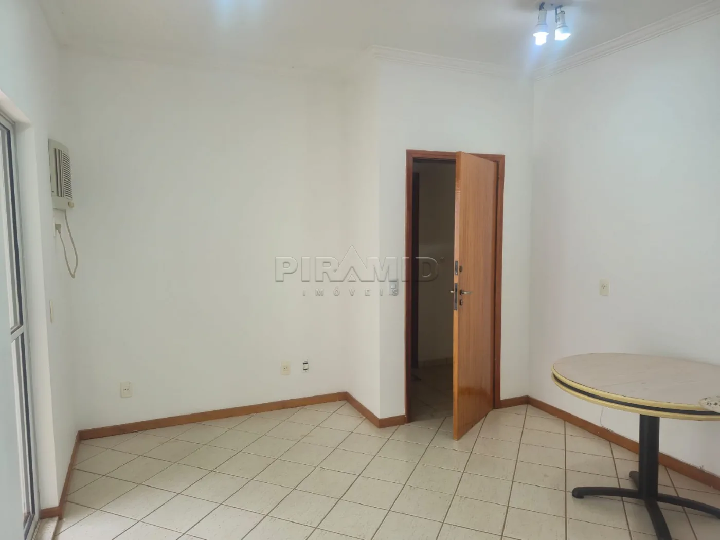 Alugar Apartamento / Padr&atilde;o em Ribeir&atilde;o Preto R$ 1.600,00 - Foto 2