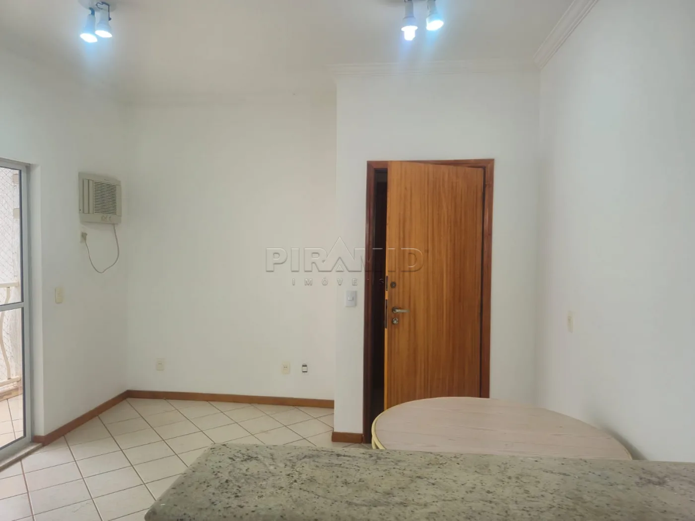 Alugar Apartamento / Padr&atilde;o em Ribeir&atilde;o Preto R$ 1.600,00 - Foto 3