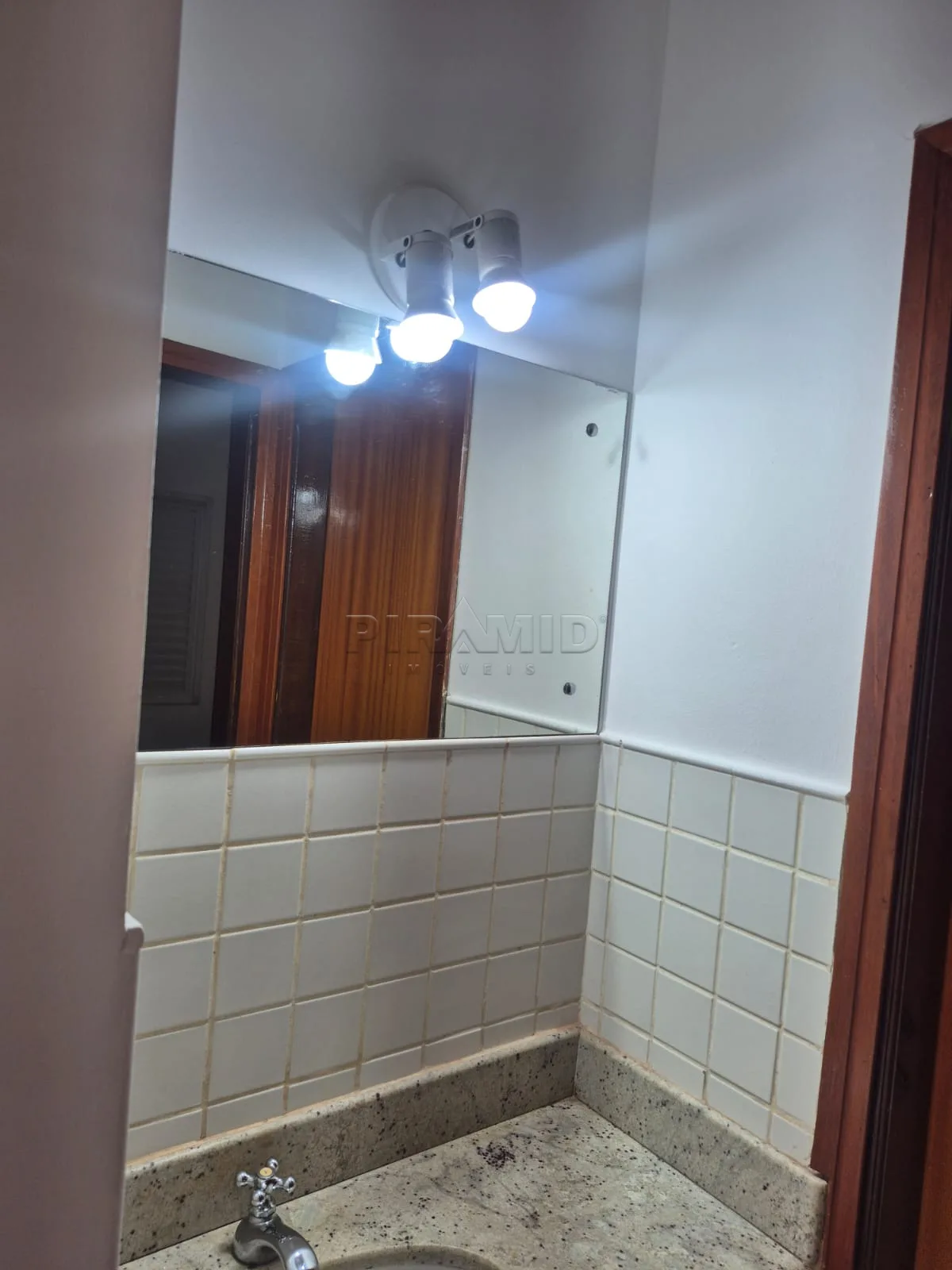 Alugar Apartamento / Padr&atilde;o em Ribeir&atilde;o Preto R$ 1.600,00 - Foto 15