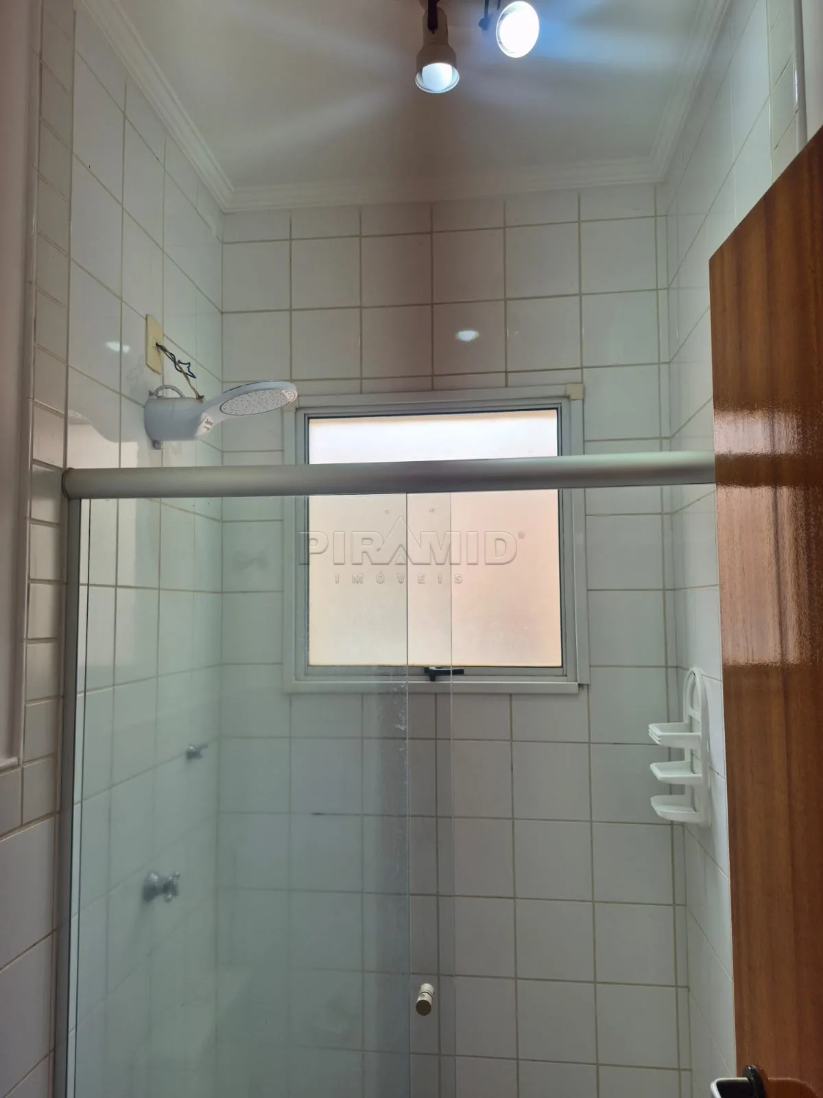 Alugar Apartamento / Padr&atilde;o em Ribeir&atilde;o Preto R$ 1.600,00 - Foto 16